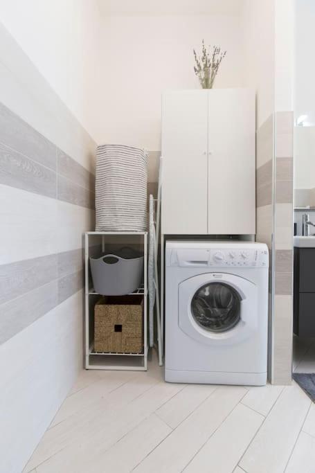 Charmy & Cozy Panoramic Flat 50M From M4 Stop Milano Esterno foto